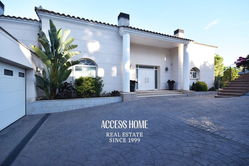 Chalet Independiente en venta Sant Andreu de Llavaneres, Barcelona. Ref: 4407. Access Home 