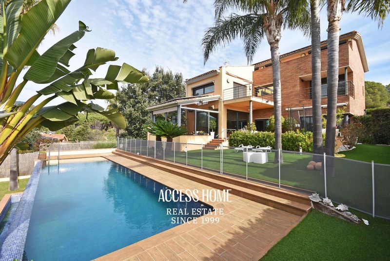 Chalet Independiente en venta Sant Vicenç de Montalt, Barcelona. Ref: 4444. Access Home 