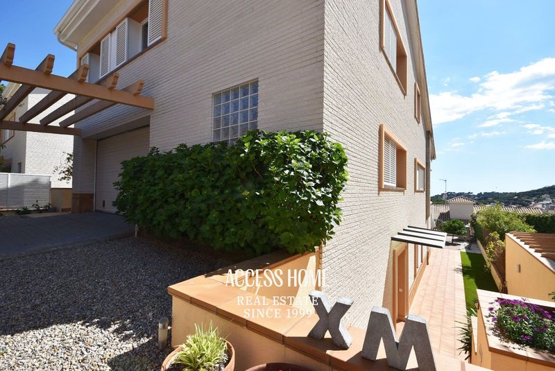 Chalet Independiente en venta Vilassar De Dalt, Barcelona. Ref: 4477. Access Home 