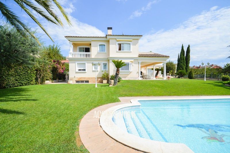 Chalet Independiente en venta Vilassar De Dalt, Barcelona. Ref: 4485. Access Home 