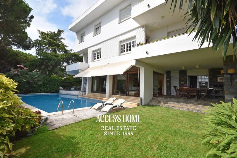 Chalet Independiente en venta Cabrils, Barcelona. Ref: 4493. Access Home 