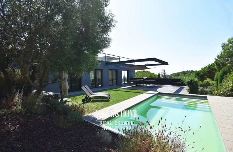 Chalet Independiente en venta Premià de Dalt, Barcelona. Ref: 4512. Access Home 