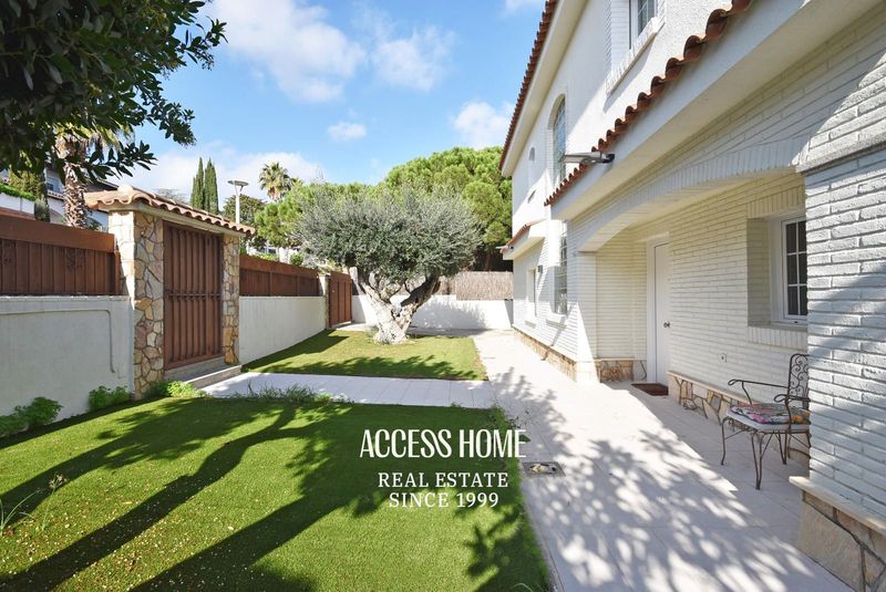 Chalet Independiente en venta Premià de Dalt, Barcelona. Ref: 4515. Access Home 