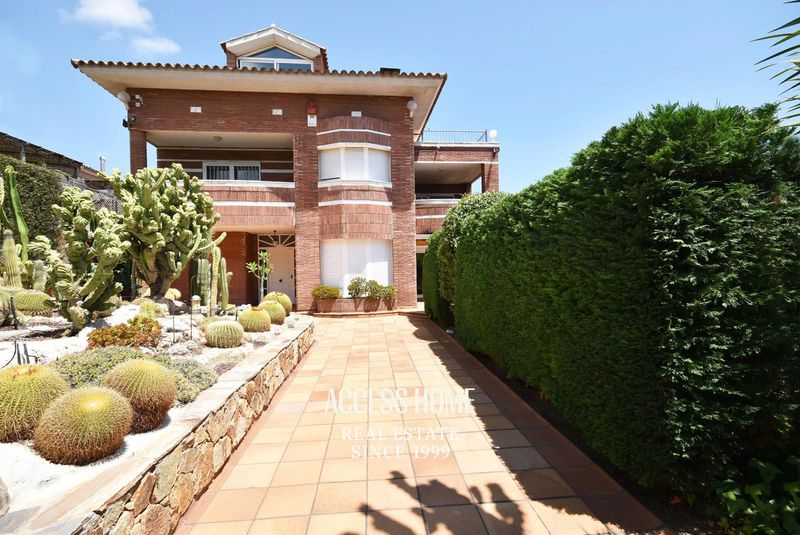 Chalet Independiente en venta Premià de Dalt, Barcelona. Ref: 4526. Access Home 