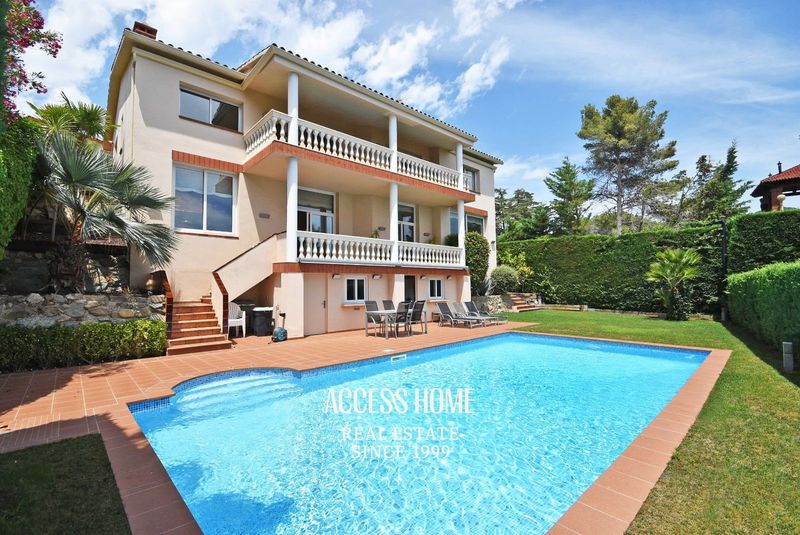 Chalet Independiente en venta Cabrils, Barcelona. Ref: 4535. Access Home 