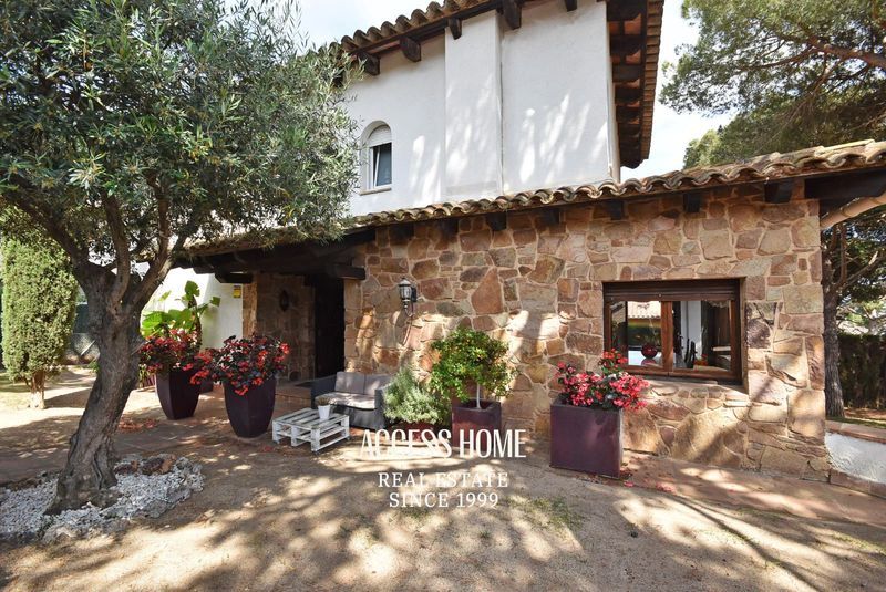 Chalet Independiente en venta Vilassar De Dalt, Barcelona. Ref: 4542. Access Home 