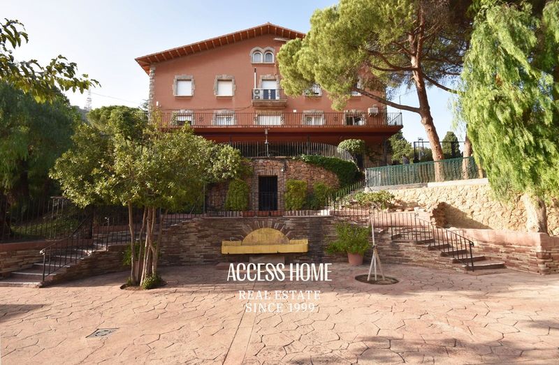 Chalet Independiente en venta y alquiler Barcelona. Ref: 4556. Access Home 