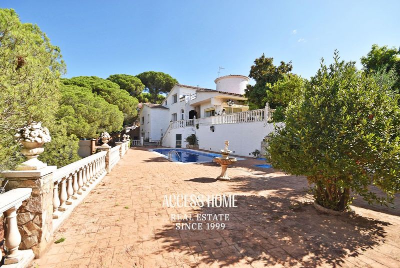 Chalet Independiente en venta Alella, Barcelona. Ref: 4611. Access Home 