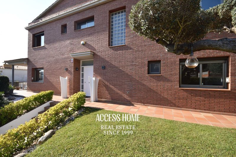 Chalet Independiente en alquiler Vilassar De Dalt, Barcelona. Ref: 4647. Access Home 