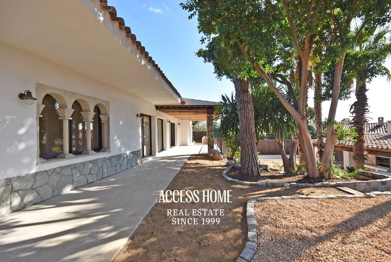 Chalet Independiente en venta Vilassar De Dalt, Barcelona. Ref: 4699. Access Home 