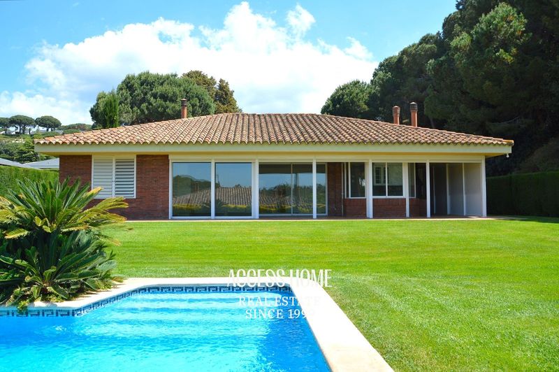 Chalet Independiente en alquiler Sant Vicenç de Montalt, Barcelona. Ref: 4707. Access Home 