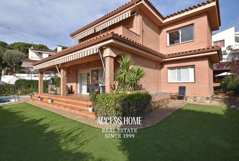 Chalet Independiente en venta Sant Pol De Mar, Barcelona. Ref: 4768. Access Home 