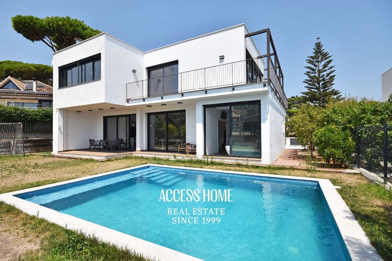 Chalet Independiente en venta Premià de Dalt, Barcelona. Ref: 4822. Access Home 
