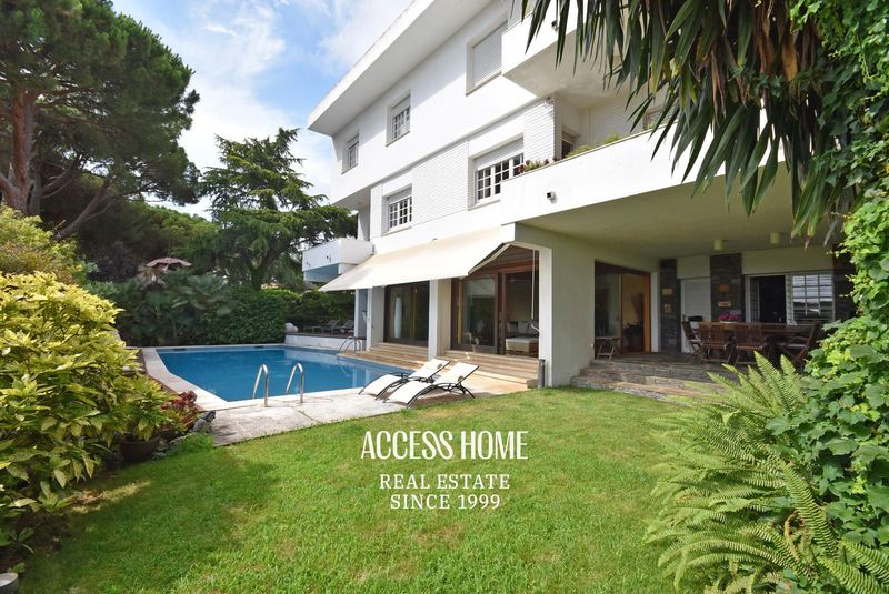 Chalet Independiente en venta Cabrils, Barcelona. Ref: 4836. Access Home 