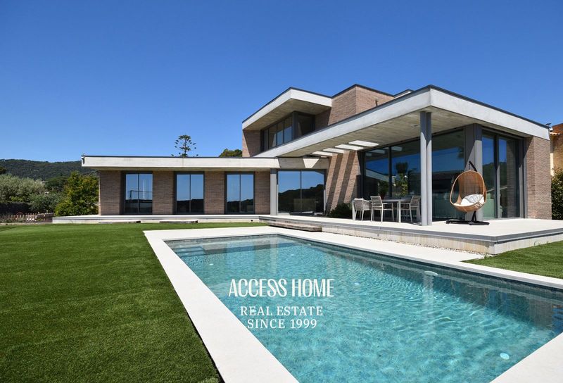 Chalet Independiente en venta Cabrils, Barcelona. Ref: 4892. Access Home 