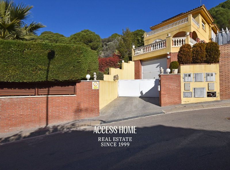 Chalet Independiente en venta Vilassar De Dalt, Barcelona. Ref: 4962. Access Home 