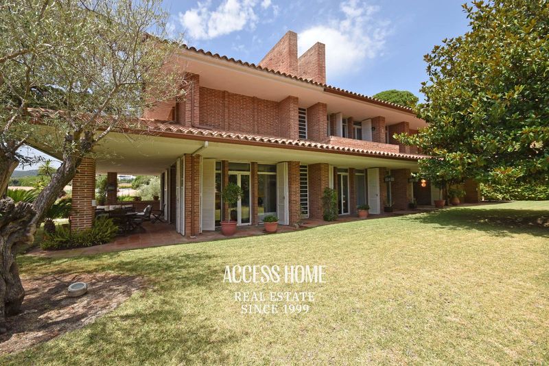 Chalet Independiente en venta Sant Vicenç de Montalt, Barcelona. Ref: 5000. Access Home 