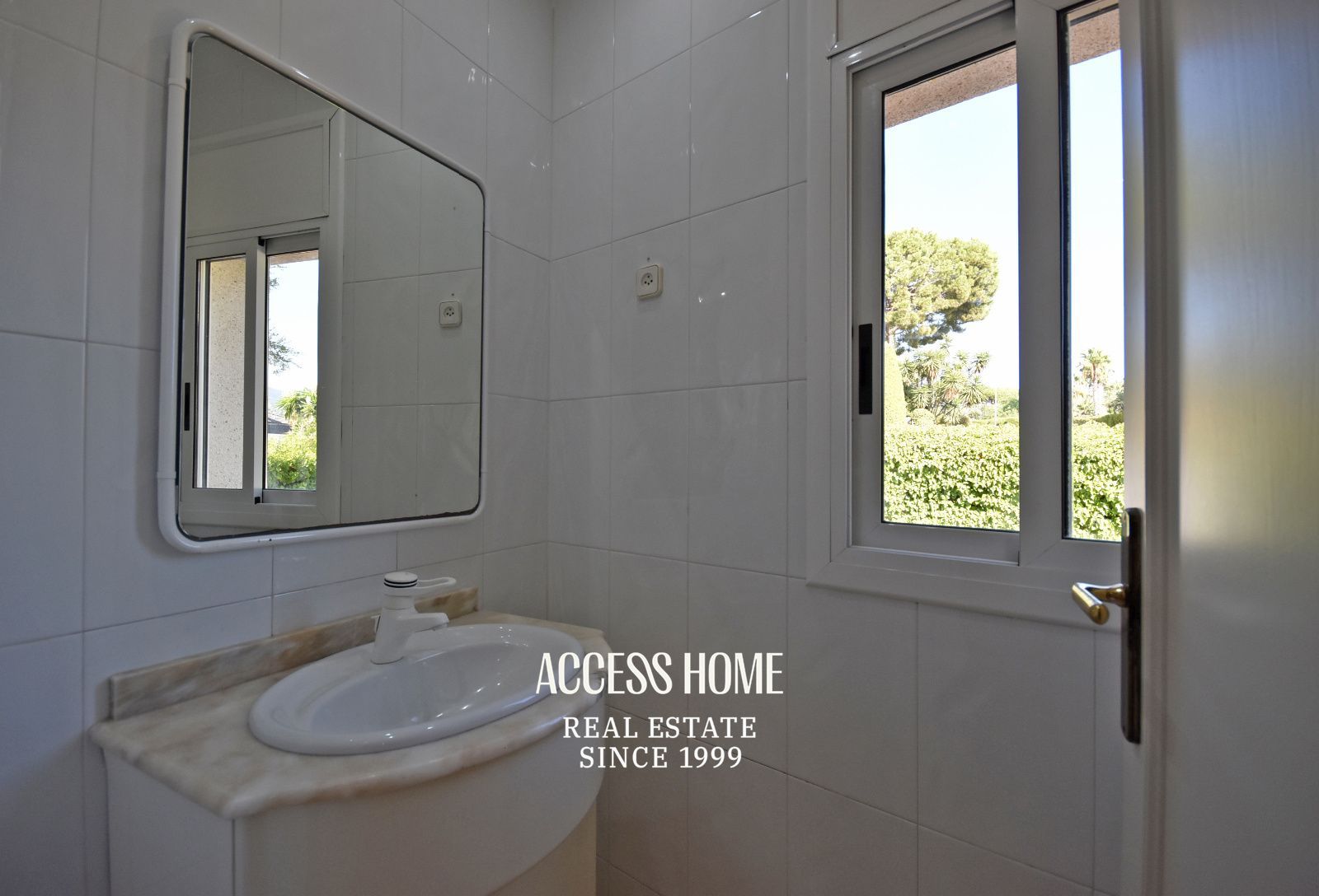 Villa con piscina y vistas al mar en Can Teixidó, Alella - Foto 21