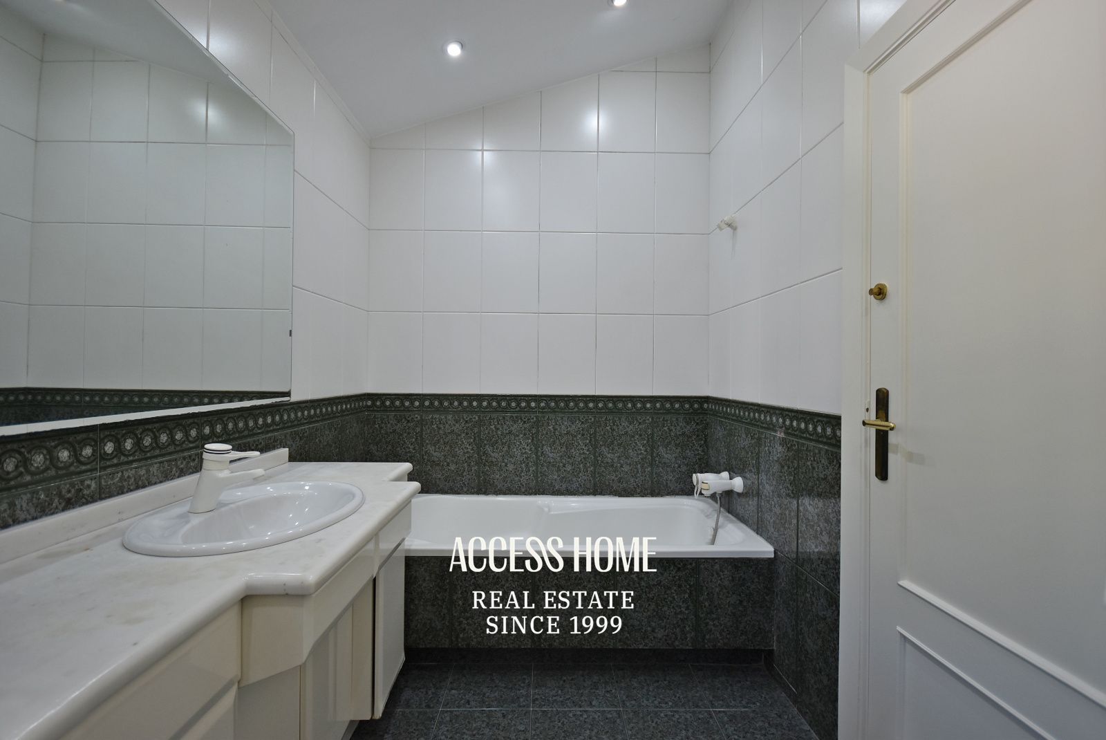 Villa con piscina y vistas al mar en Can Teixidó, Alella - Foto 34