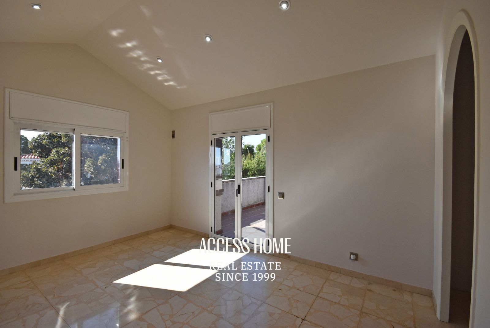 Villa con piscina y vistas al mar en Can Teixidó, Alella - Foto 39