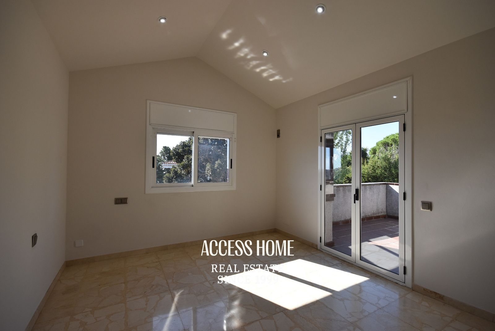 Villa con piscina y vistas al mar en Can Teixidó, Alella - Foto 42