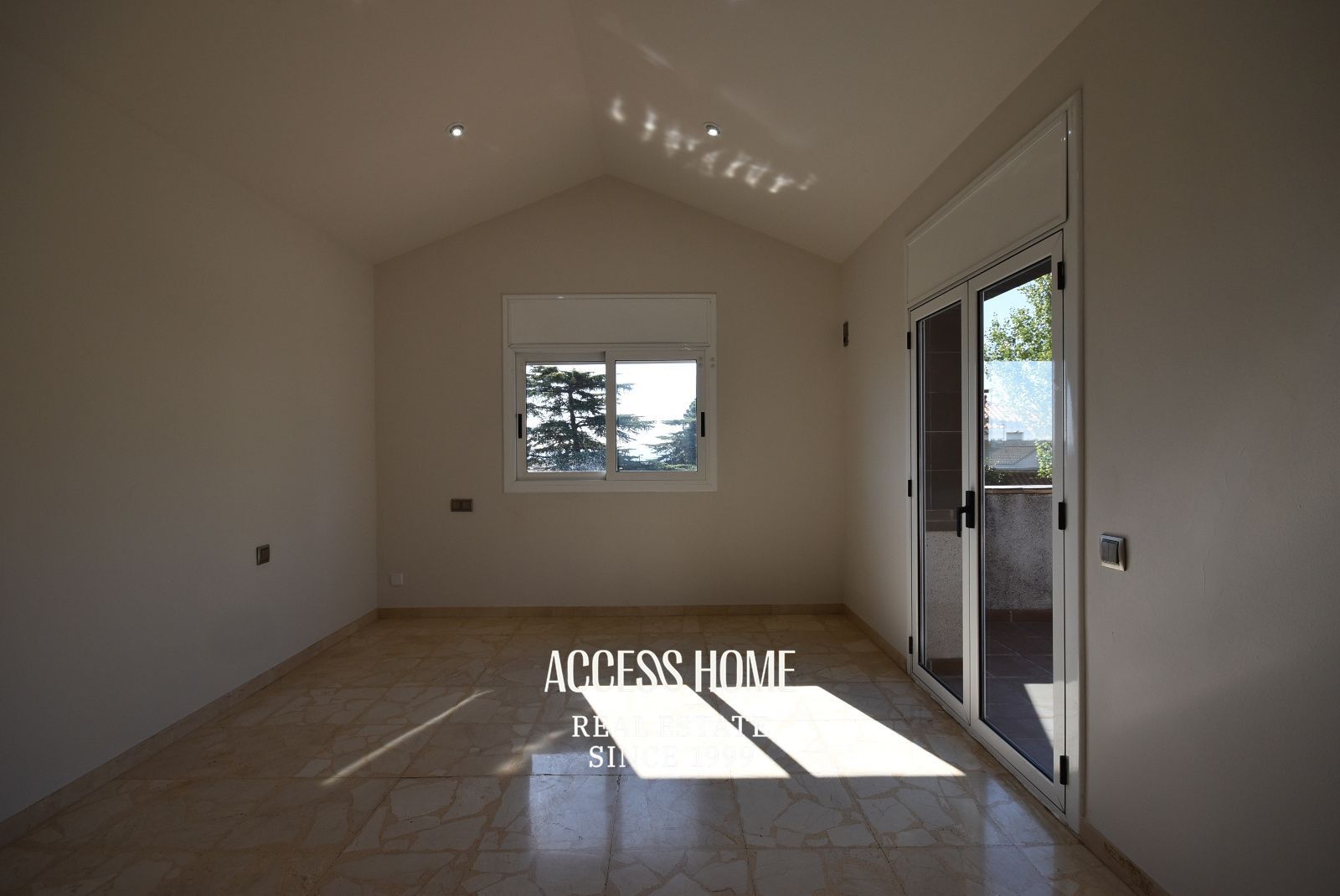 Villa con piscina y vistas al mar en Can Teixidó, Alella - Foto 41