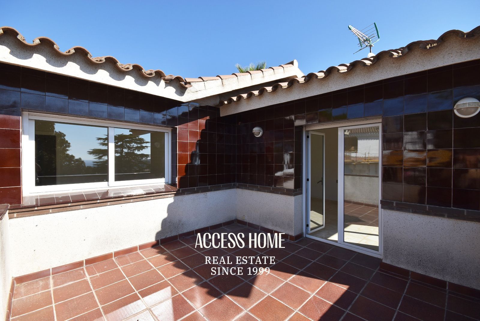 Villa con piscina y vistas al mar en Can Teixidó, Alella - Foto 40
