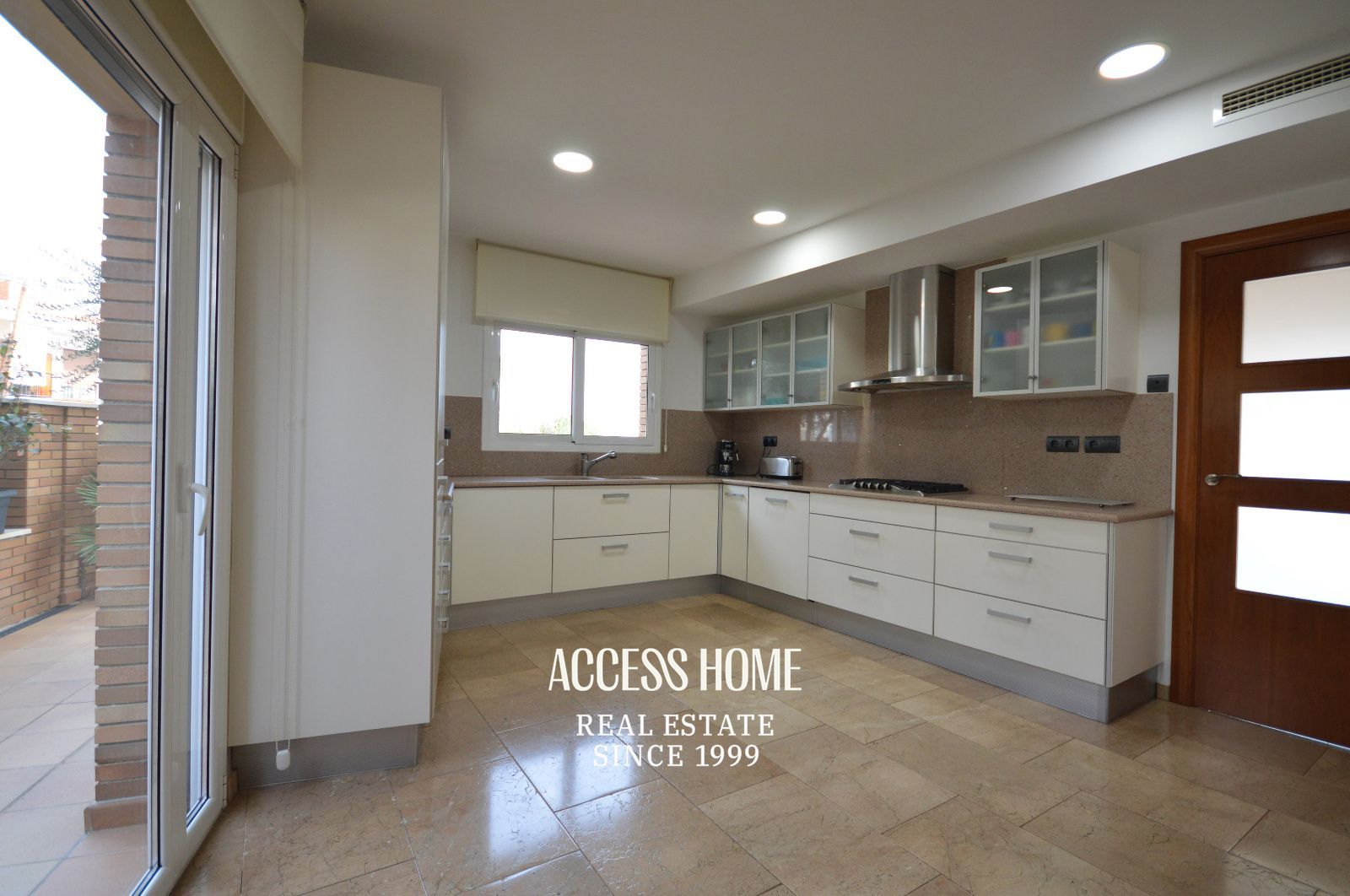 Casa unifamiliar en Premià de Dalt, de 341 m² construidos, jardin y vistas al mar - Foto 8