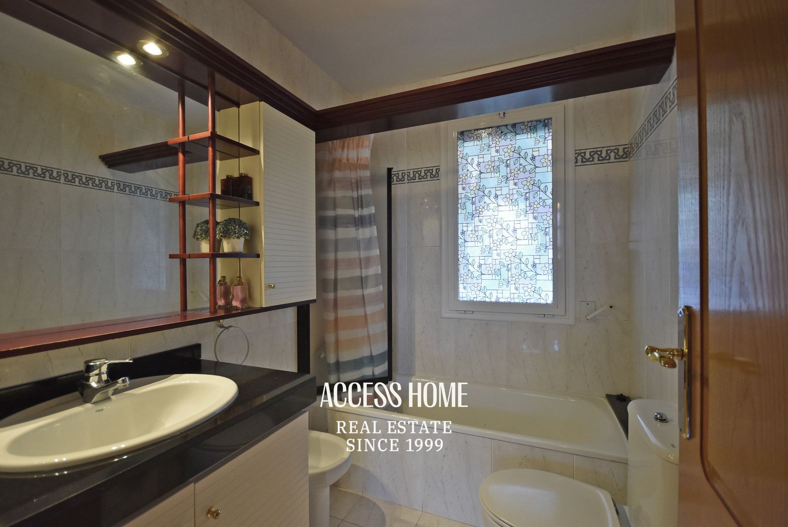 Exclusiva casa con piscina y terrazas con vistas a mar y montaña en El Masnou - Foto 21