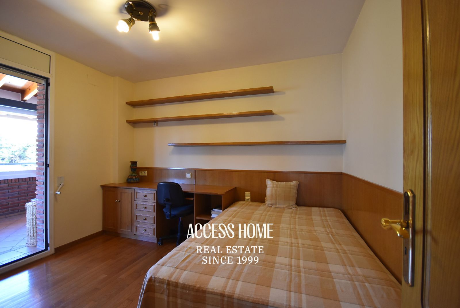 Exclusiva casa con piscina y terrazas con vistas a mar y montaña en El Masnou - Foto 23