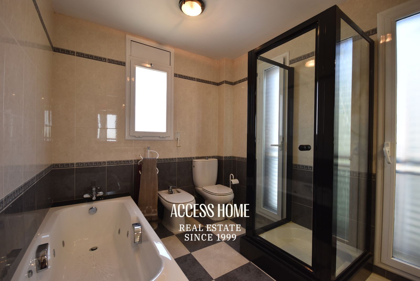Exclusiva casa con piscina y terrazas con vistas a mar y montaña en El Masnou - Foto 27