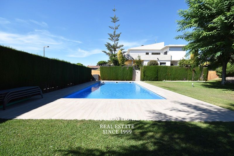 Chalet Independiente en venta Mataró, Barcelona. Ref: 5053. Access Home 