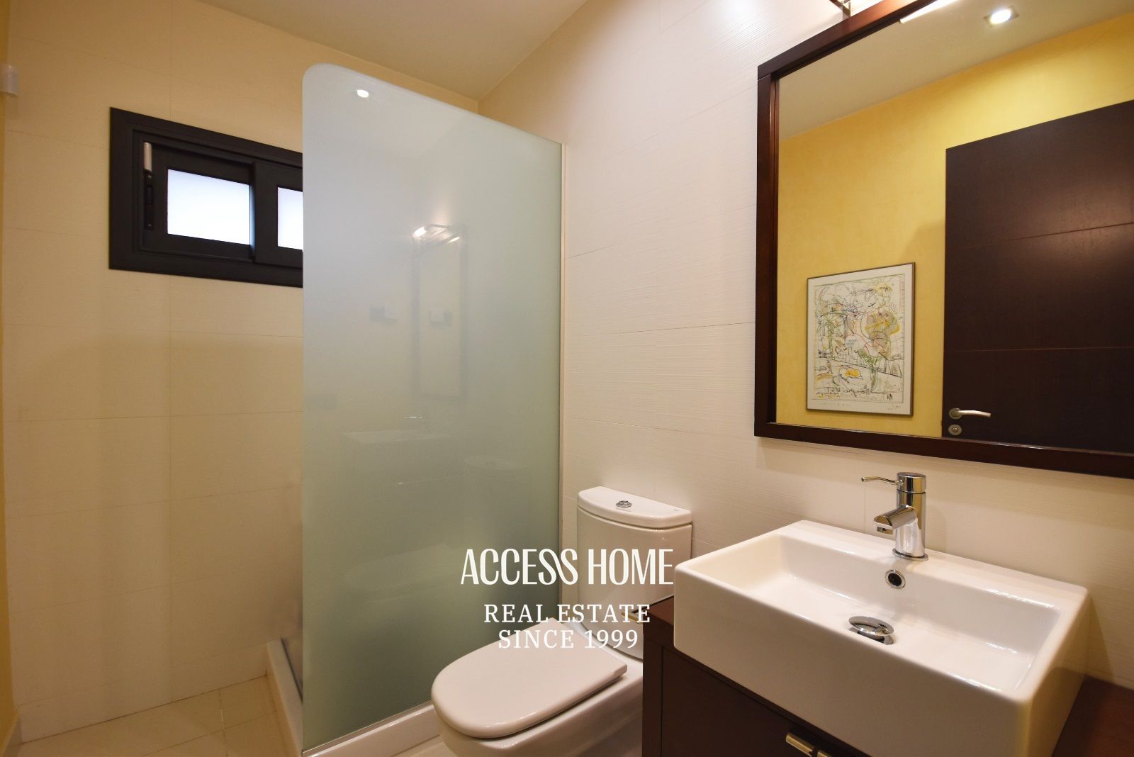 Baño - Casa en venta en Cabrils con piscina privada y apartamento independiente