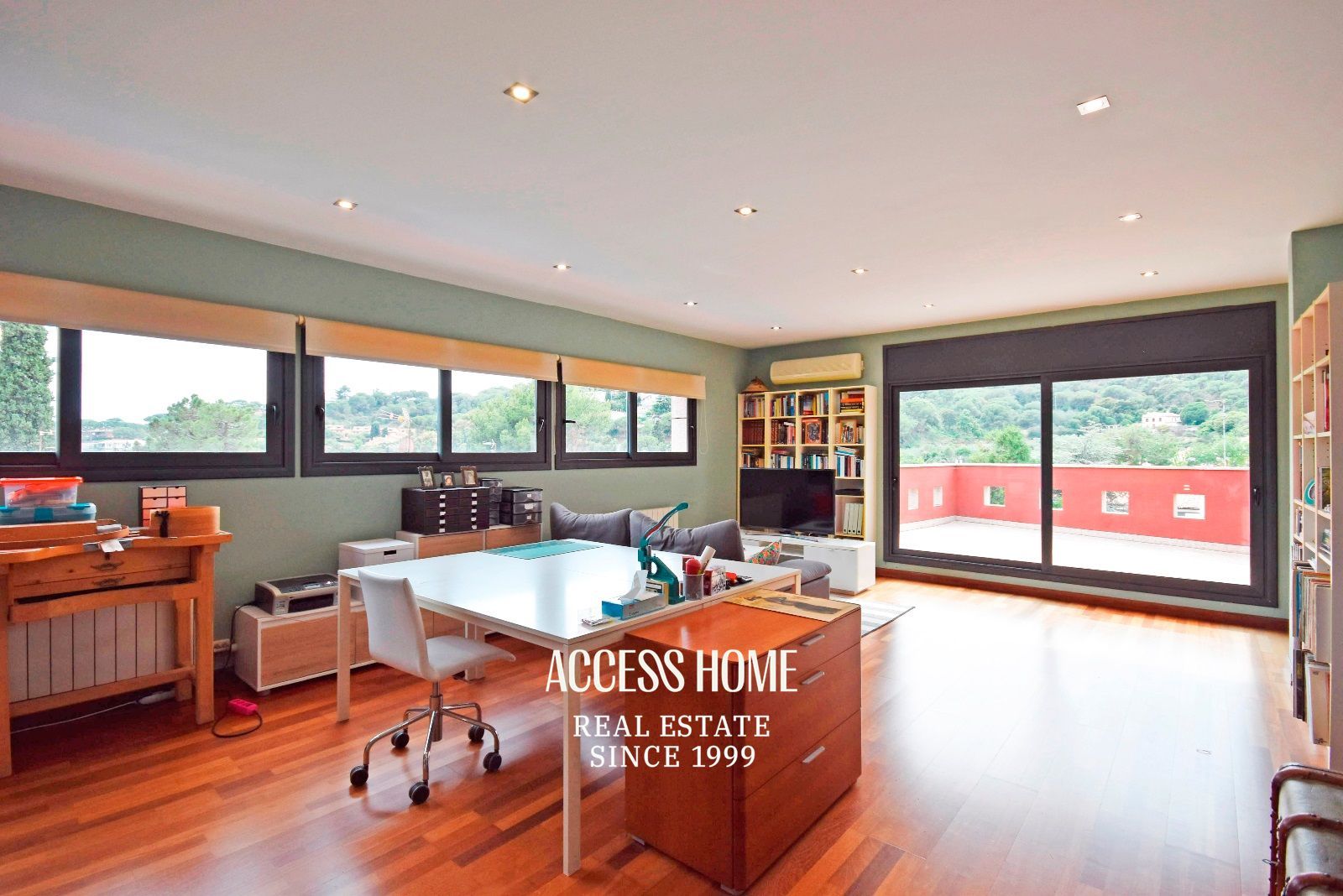 Habitación - Casa en venta en Cabrils con piscina privada y apartamento independiente