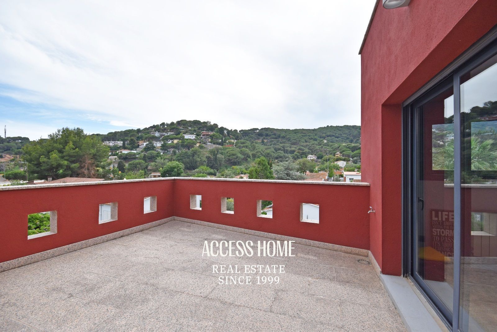 Terraza - Casa en venta en Cabrils con piscina privada y apartamento independiente