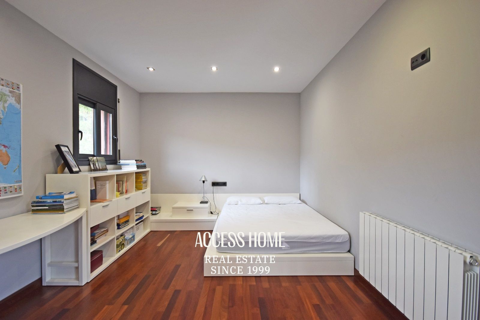 Habitación - Casa en venta en Cabrils con piscina privada y apartamento independiente
