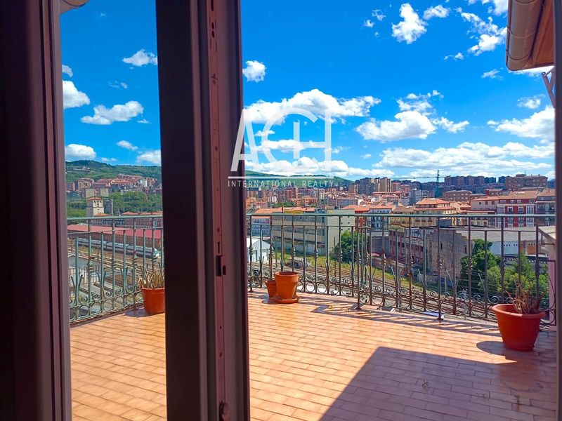 Penthouse for rent Bilbao, Vizcaya. Ref: 1213. ACH & INTERNATIONAL REALTY