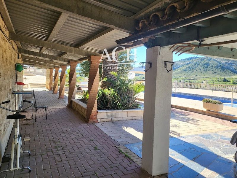 Chalet Independiente en venta Calanda, Teruel. Ref: 1420. ASESORIA Y CONSULTORIA HIPOTECARIA SL