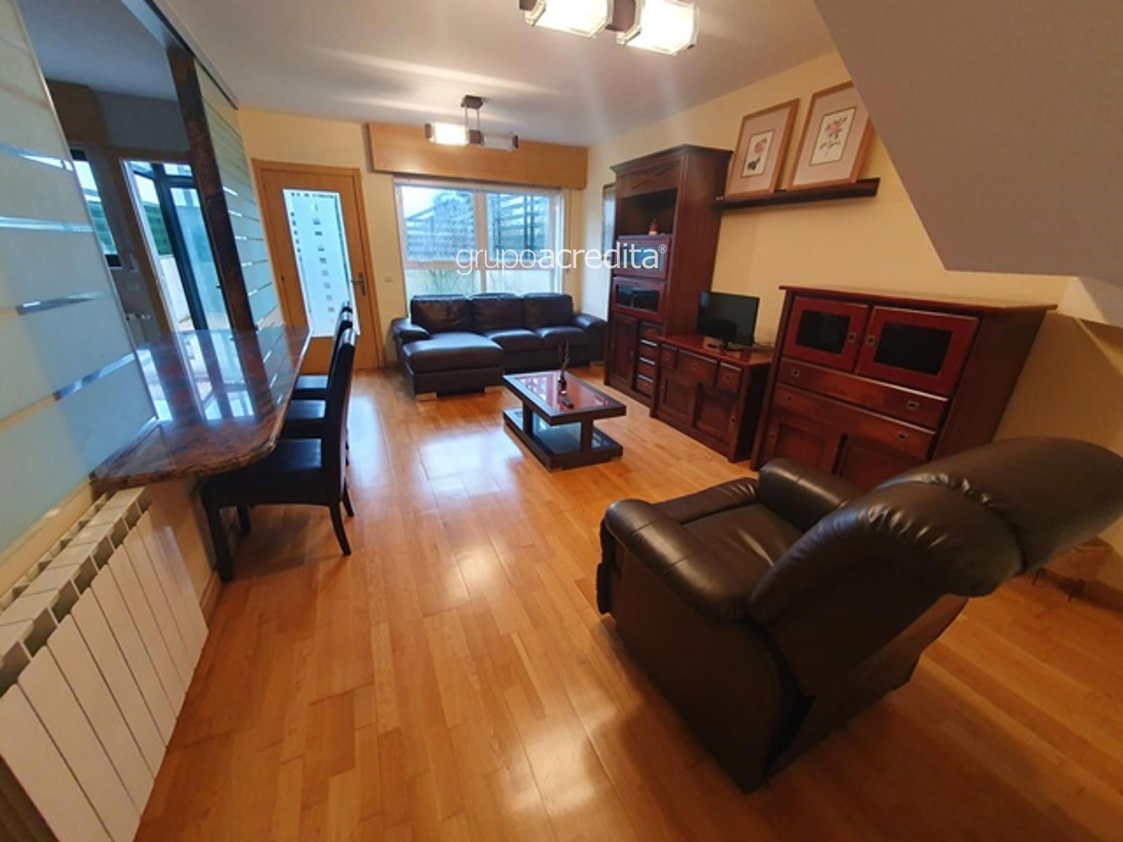 Dúplex en alquiler Santiago De Compostela, A Coruña. Ref: 5312. Grupo Acredita