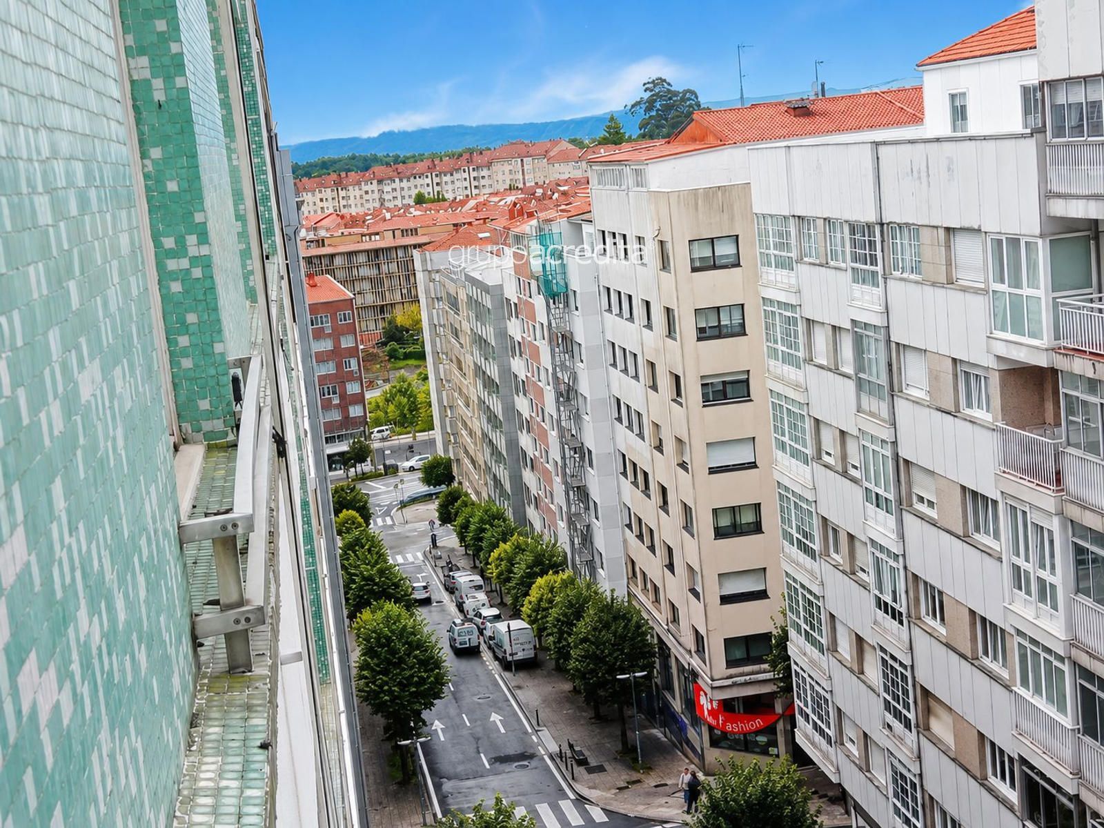 Piso de cuatro dormitorios en el centro de Santiago - Foto 3
