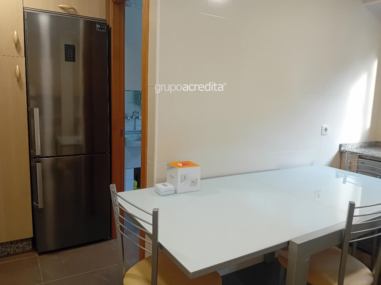Amplio piso. Para entrar a vivir al lado de la Xunta - Foto 11