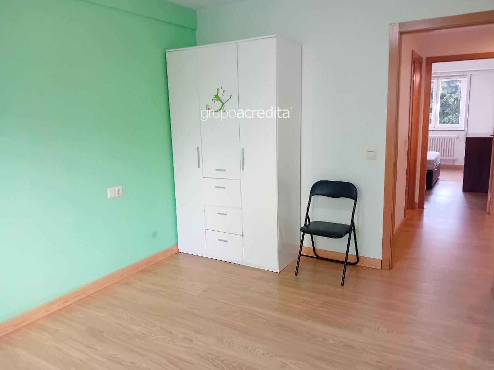 Amplio piso. Para entrar a vivir al lado de la Xunta - Foto 18