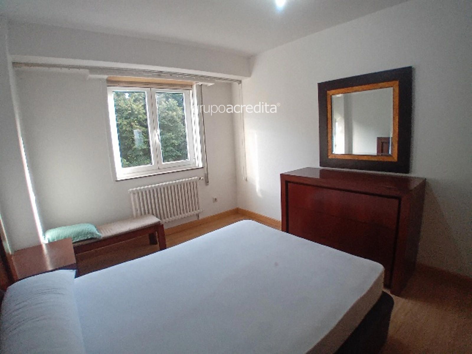 Amplio piso. Para entrar a vivir al lado de la Xunta - Foto 21