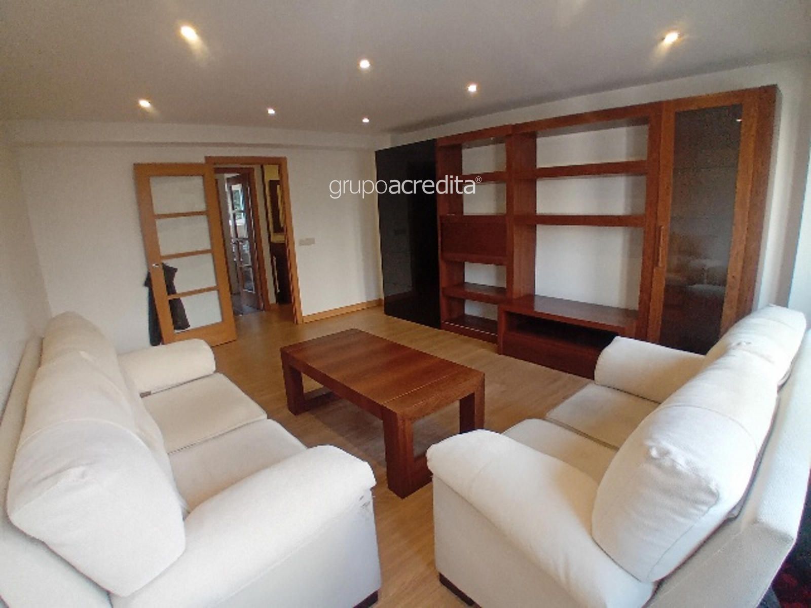 Piso en venta Santiago De Compostela, A Coruña. Ref: 5447. Grupo Acredita