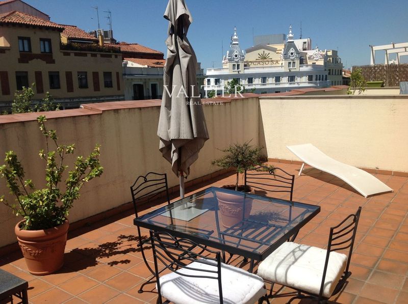 Ático en alquiler Madrid. Ref: 3128. Valtier Real Estate