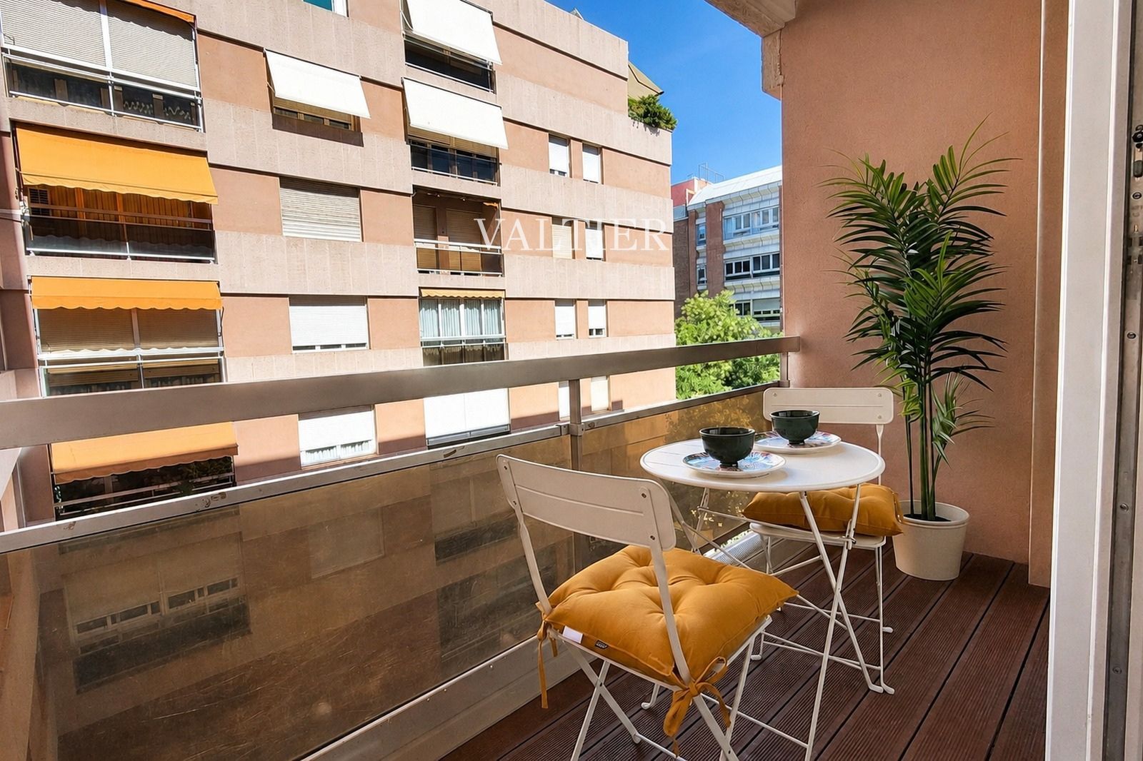 Espectacular propiedad en venta con 4 dormitorios  y plaza de garaje en Almagro, Madrid - Foto 9