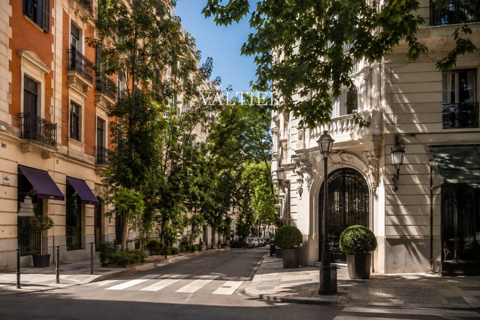 Espectacular propiedad en venta con 4 dormitorios  y plaza de garaje en Almagro, Madrid - Foto 25