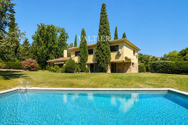 Chalet Independiente en venta Pozuelo De Alarcón, Madrid. Ref: 5433. VALTIER | Real Estate