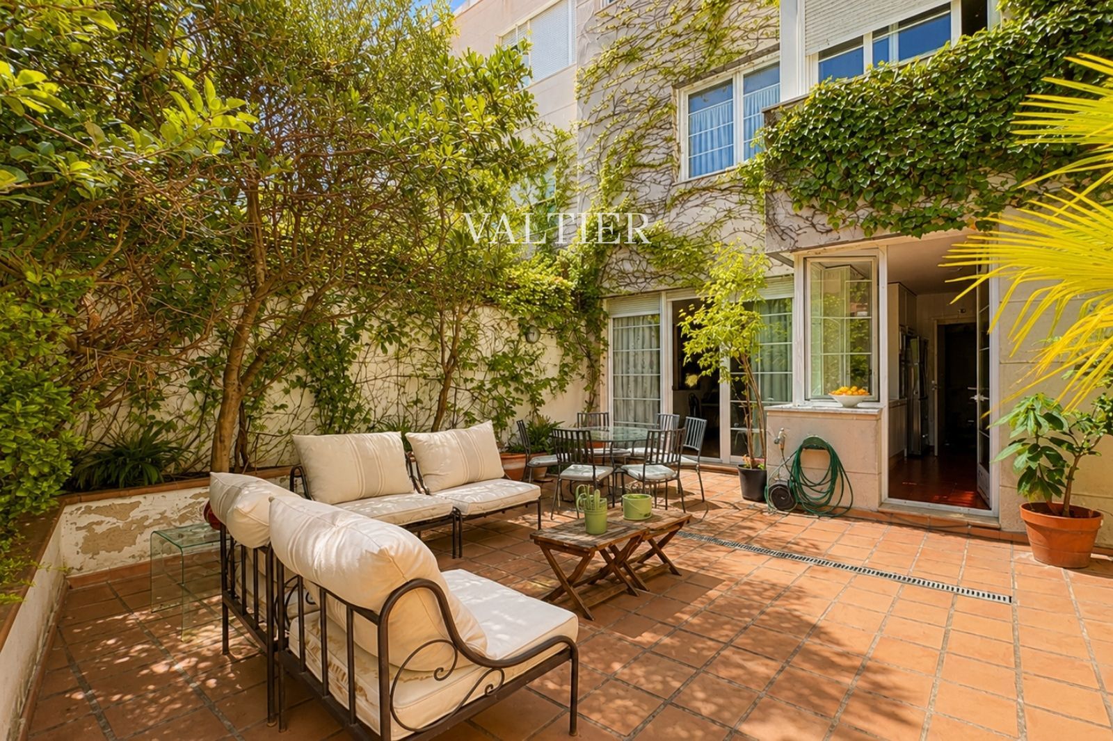 Chalet adosado con piscina y jardínen venta en Aravaca, Madrid - Foto 2