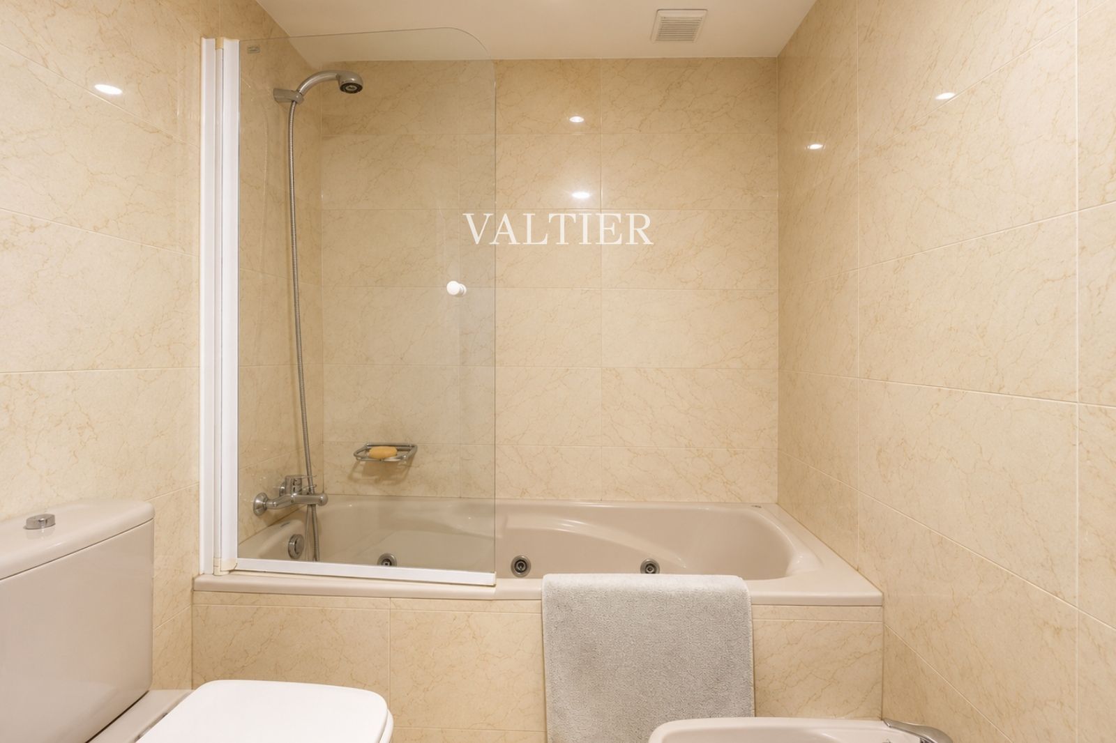 Chalet adosado con piscina y jardínen venta en Aravaca, Madrid - Foto 11